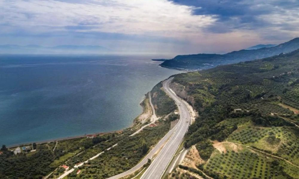 Ολυμπία Οδός: Μήνυμα στους οδηγούς για το τριήμερο του Αγίου Πνεύματος και την κακοκαιρία